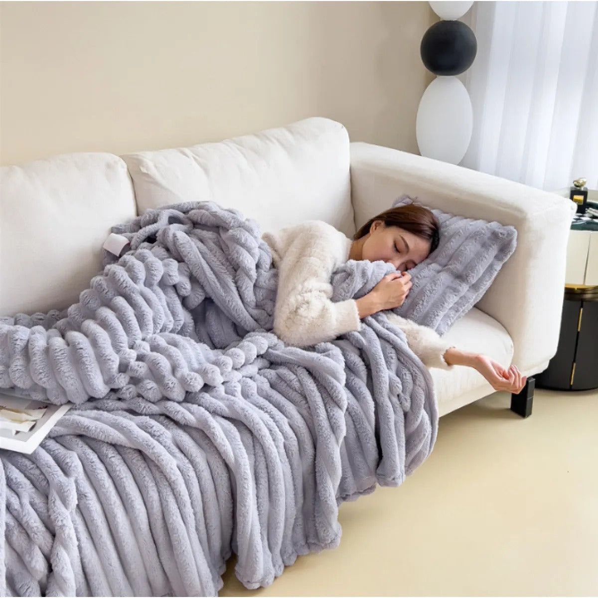 Soft Velvet Rabbit Fur Blanket – Thick & Warm Throw